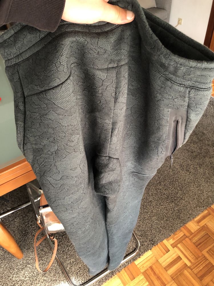 Calças Nike Tech Fleece