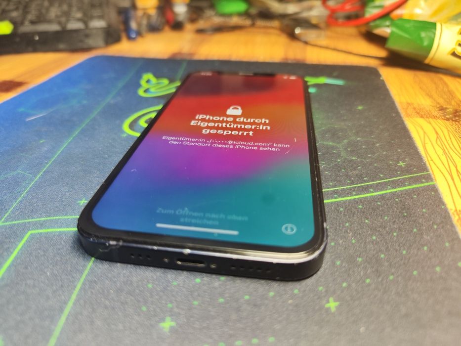 Apple 12 iCloud заблокований