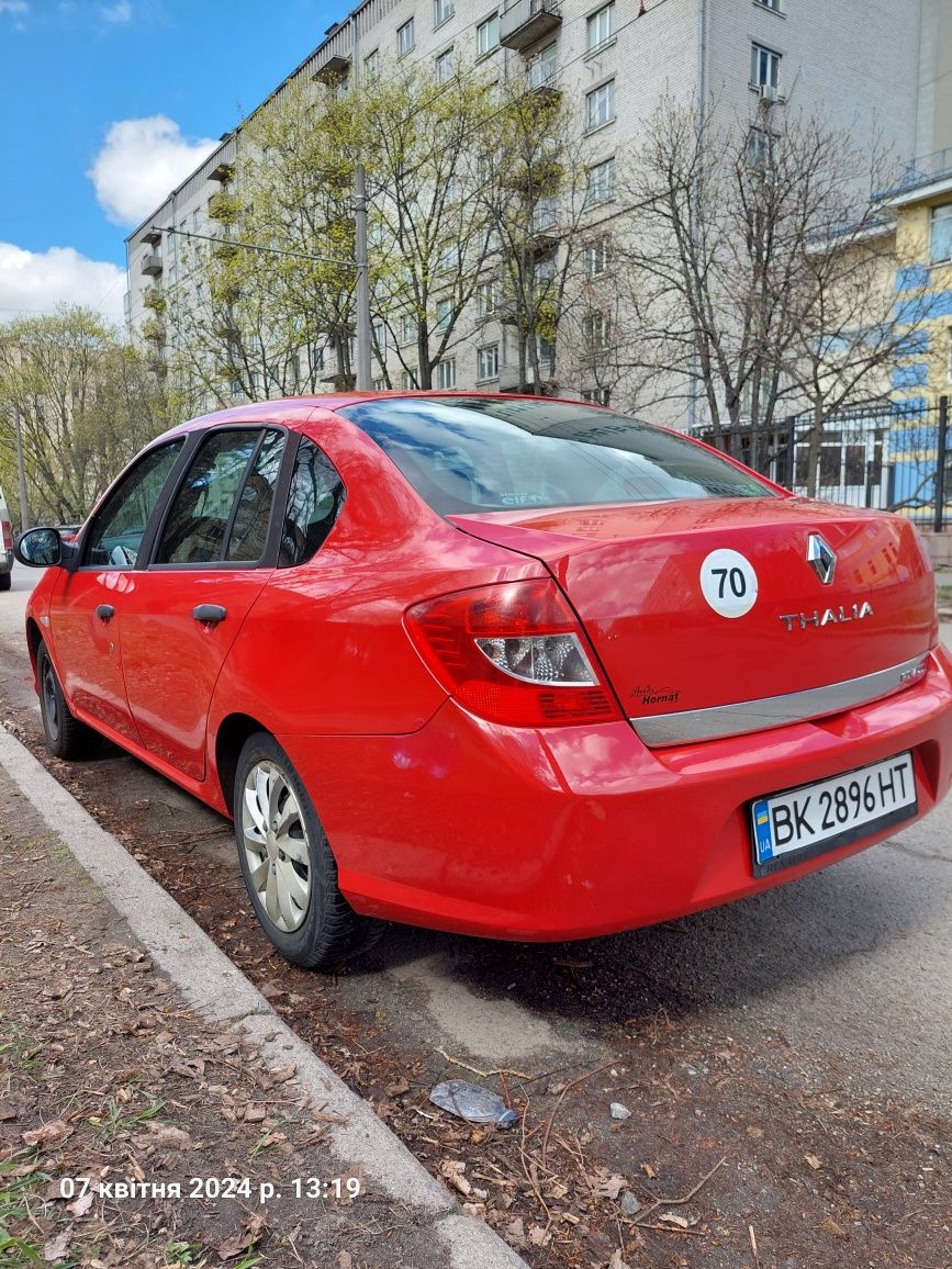 Renault Thalia . Економний, з бадьорим двигуном