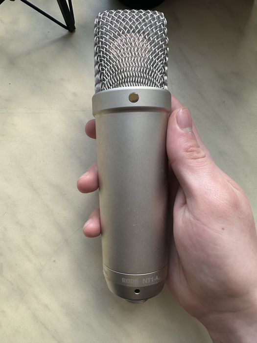Продам мікрофон RØDE NT1-A і аудіокарту Focusrite Scarlett Solo