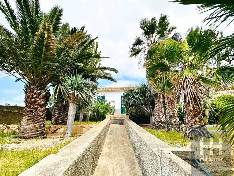 Moradia T4 com terreno de 13.200 m2 na Ilha do Porto Santo