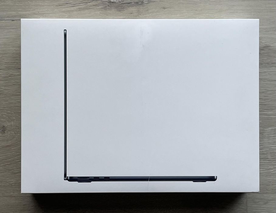 OUTLET Apple MacBook Air 2024 13,6" M3 16/256 2 cykle FV23