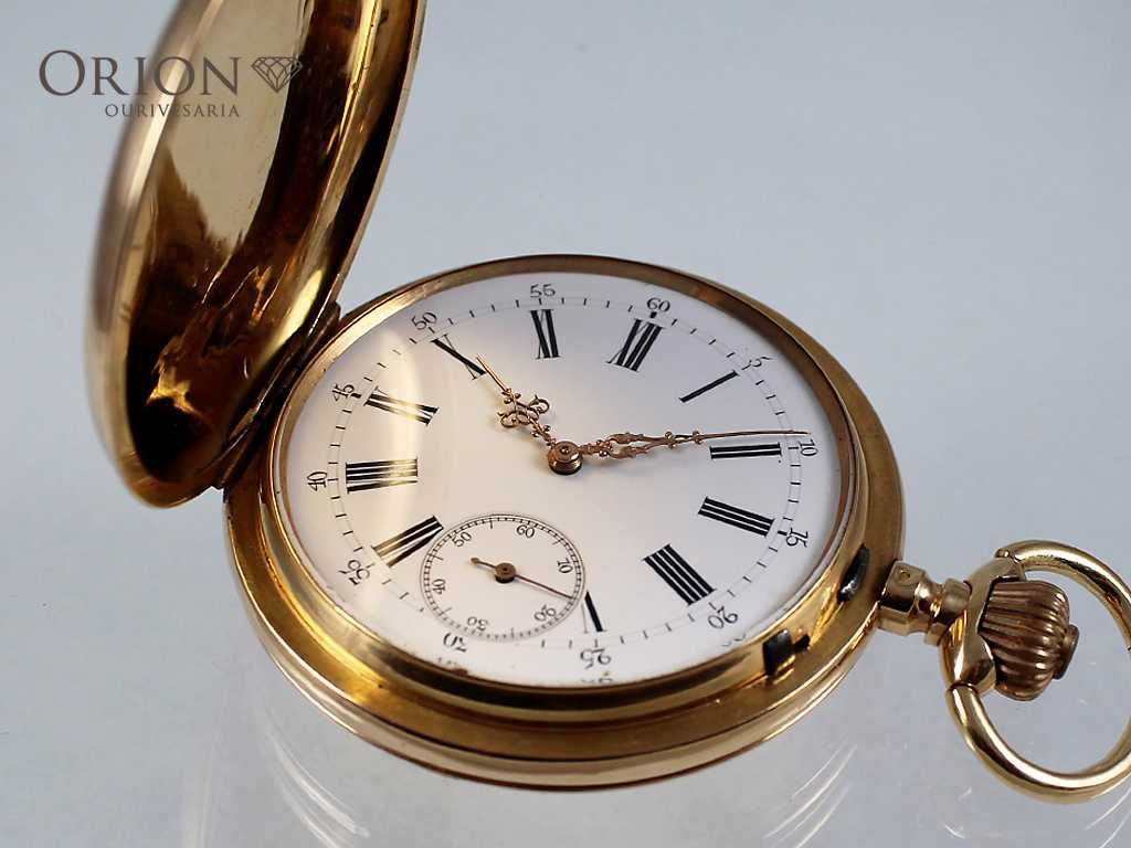 Relógio de bolso antigo em ouro