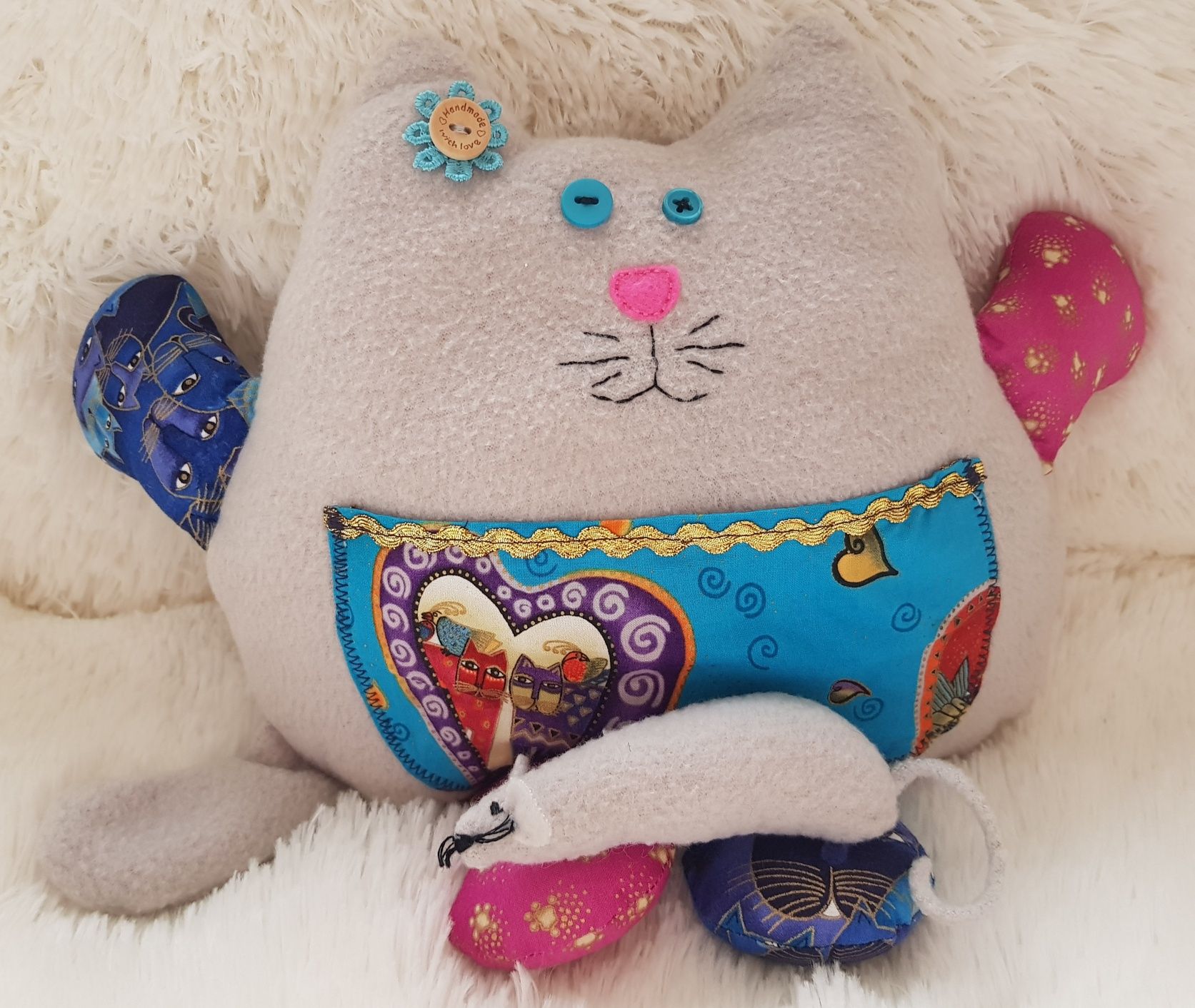 Śliczna maskotka, poduszka ręcznie wykonana Kotek z myszką