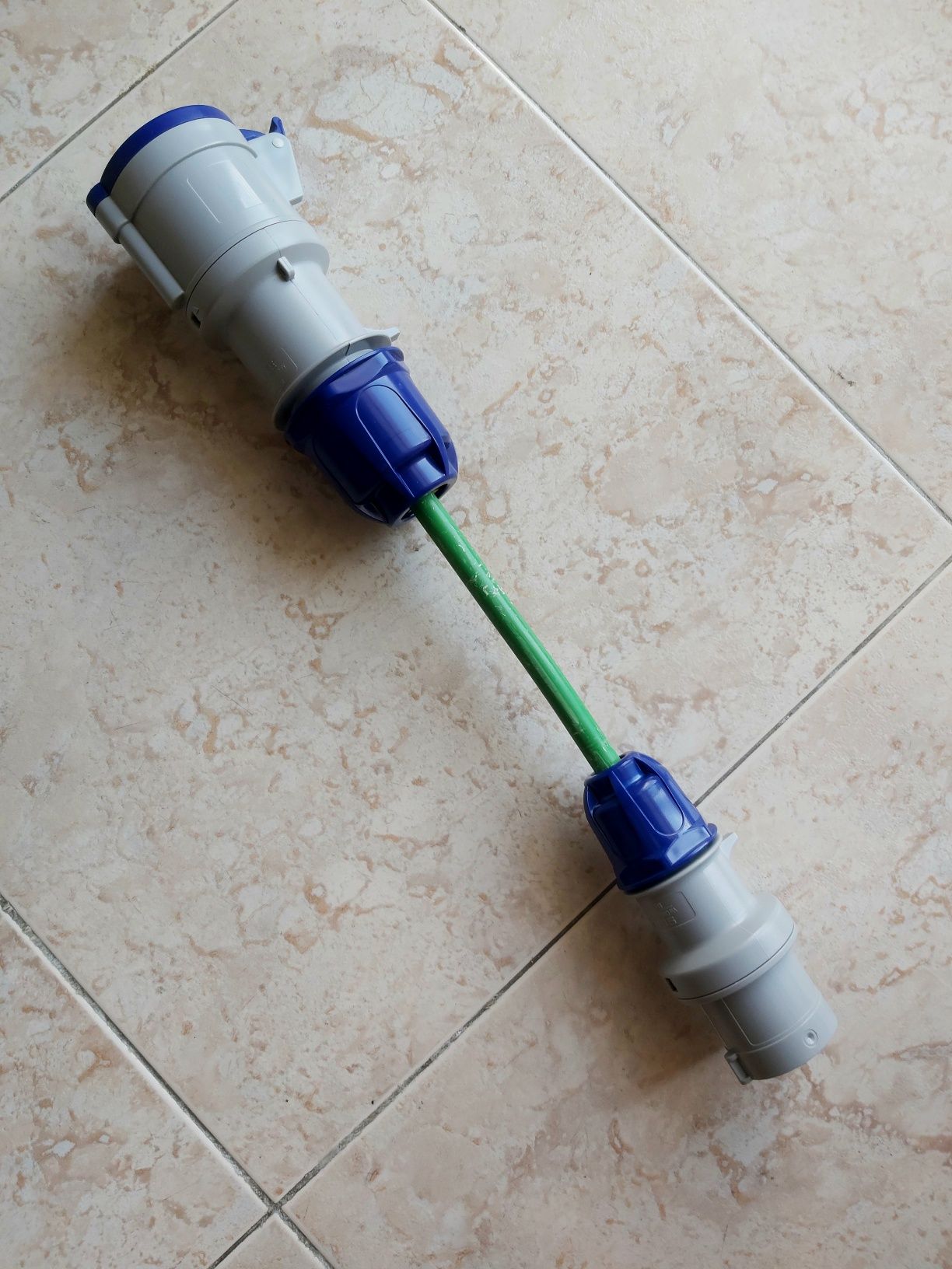 Adaptador ficha azul 16A para32A