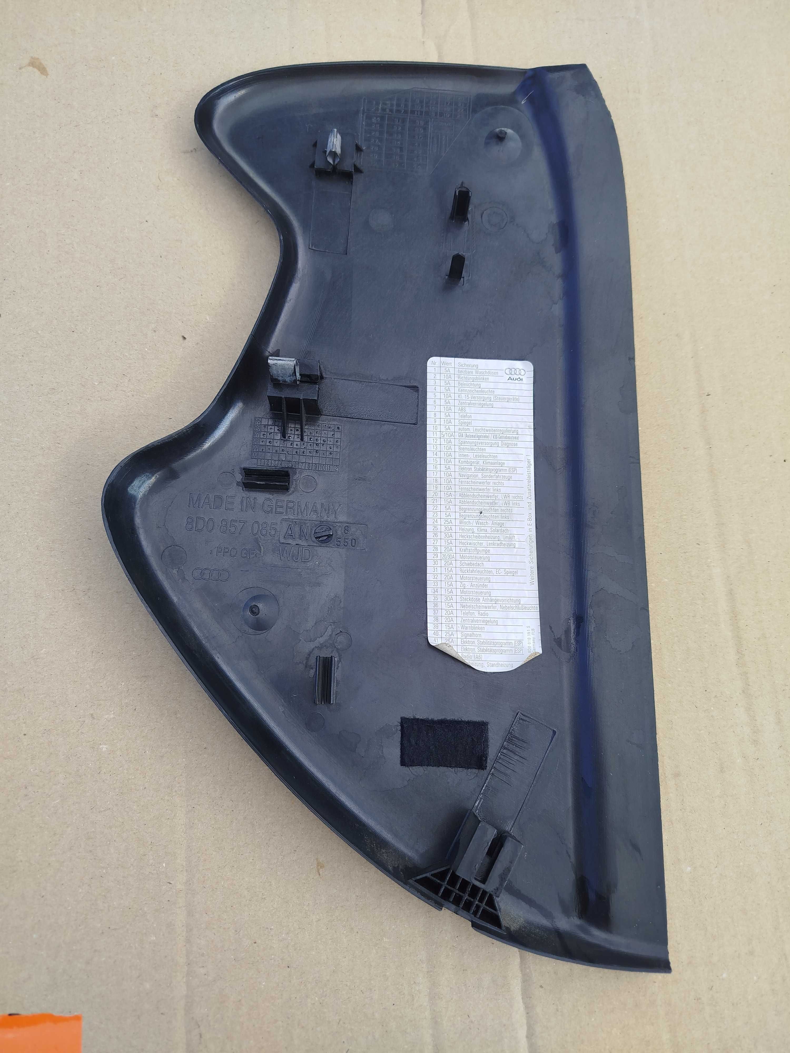 Audi A4 B5 FL wnętrze czarne słupki plastiki raczki dekory
