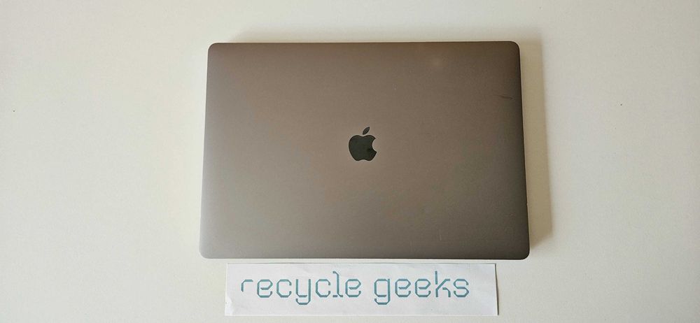 Apple Macbook Pro A2141 i9 9980HK 32GB RAM DDR4 1TB NVMe