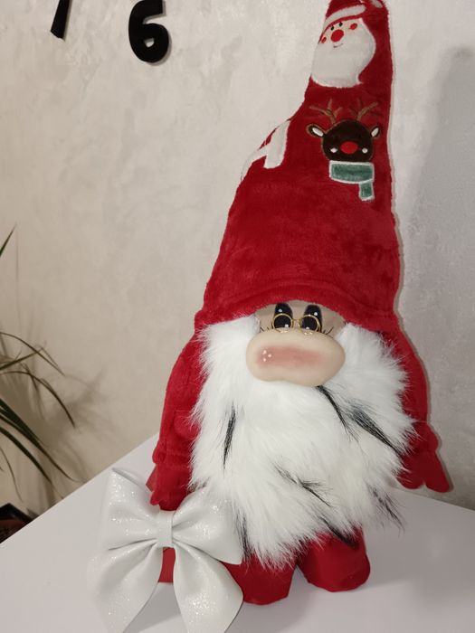 В наявності 50 см гном