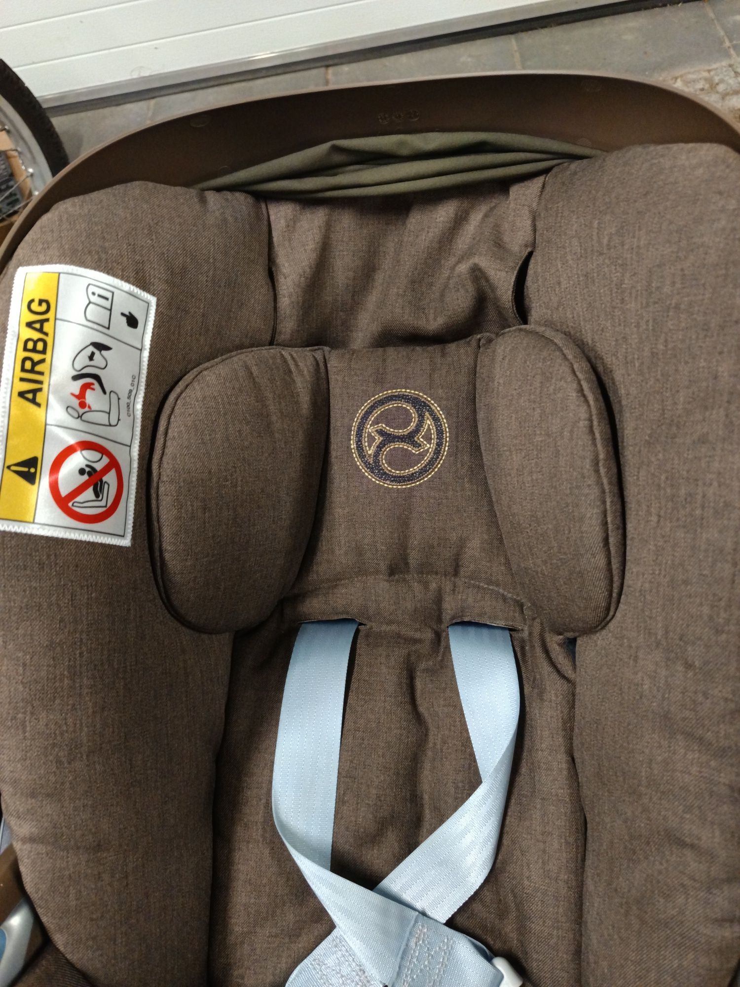 Cybex Cloud Z i-Size z bazą, obracany, jak nowy, nosidełko, śpiworek