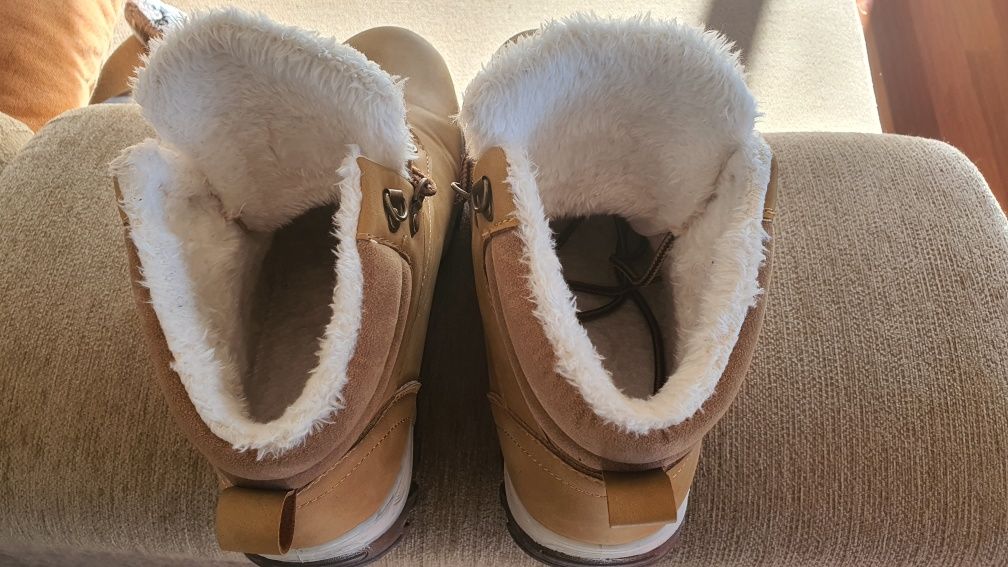 Botas Hitmars, muito quentes, como novas. 42