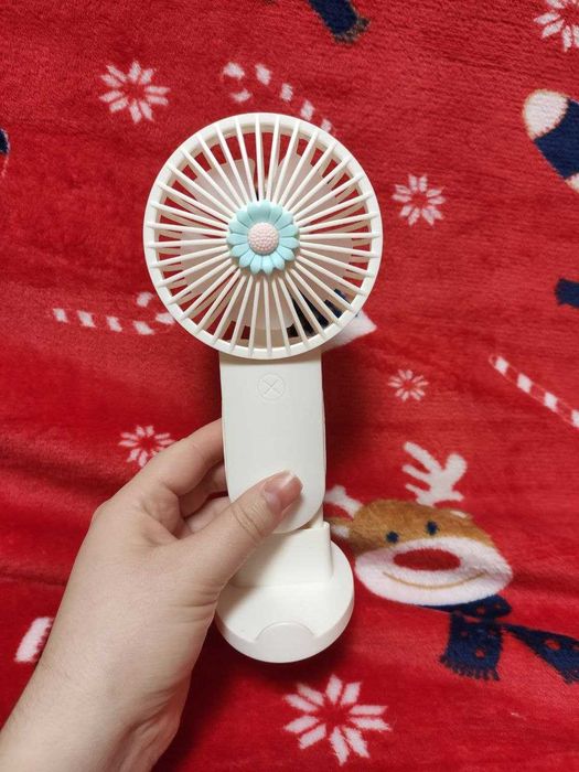 Мини вентилятор работает только от сети или павербанка