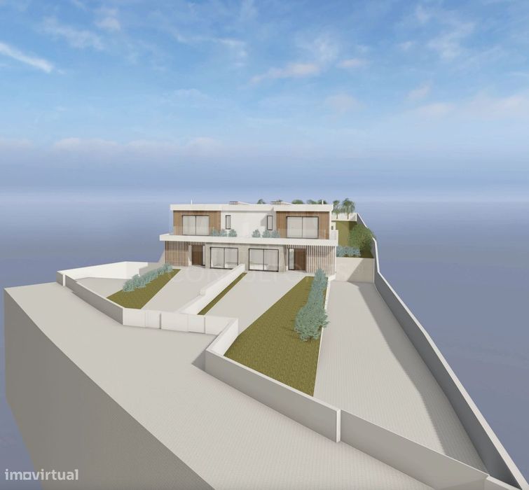 Terreno com Projeto em fase de aprovação para 2 Moradias T4 com pis...