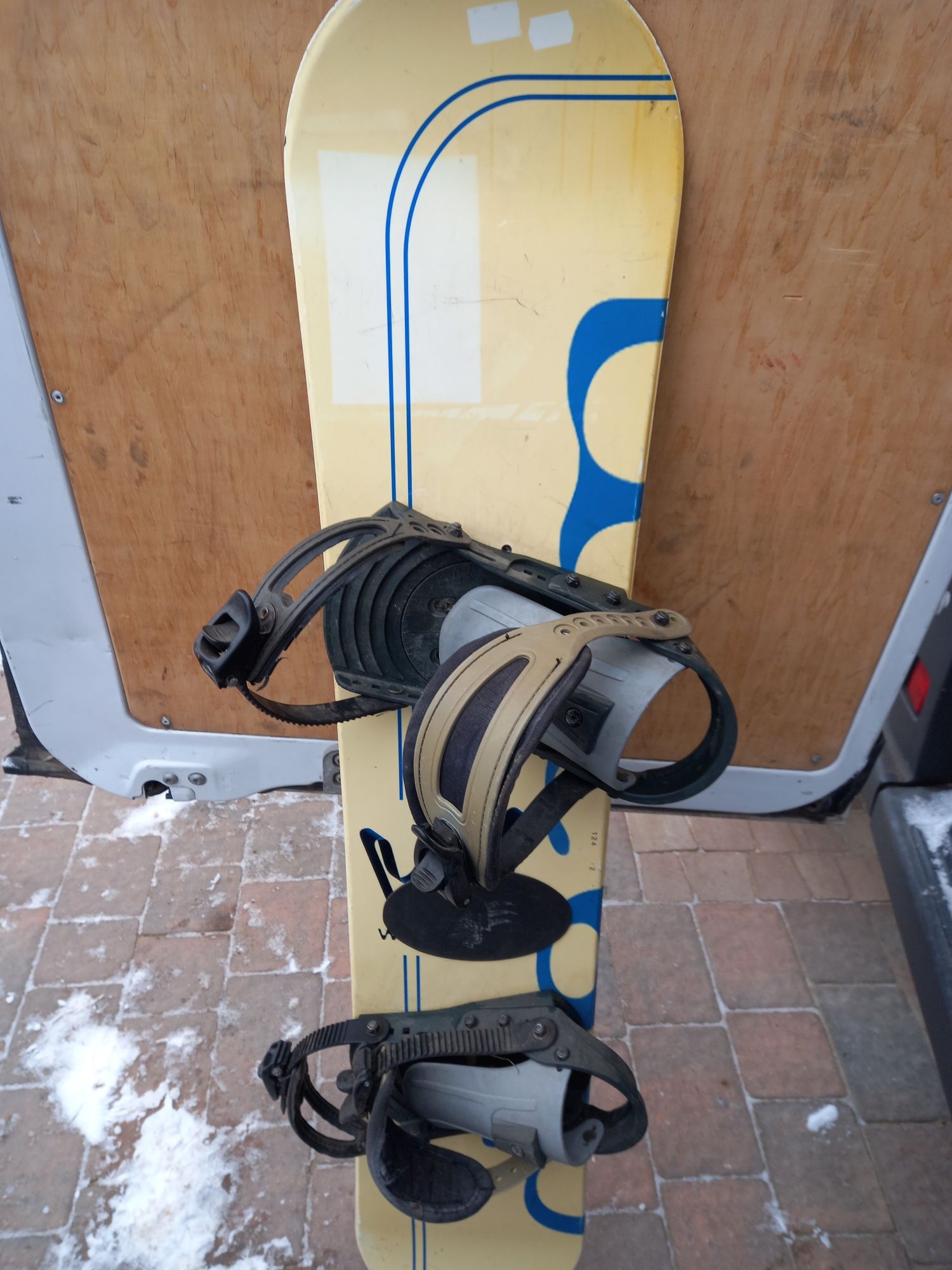 Deski snowboard.  Różne