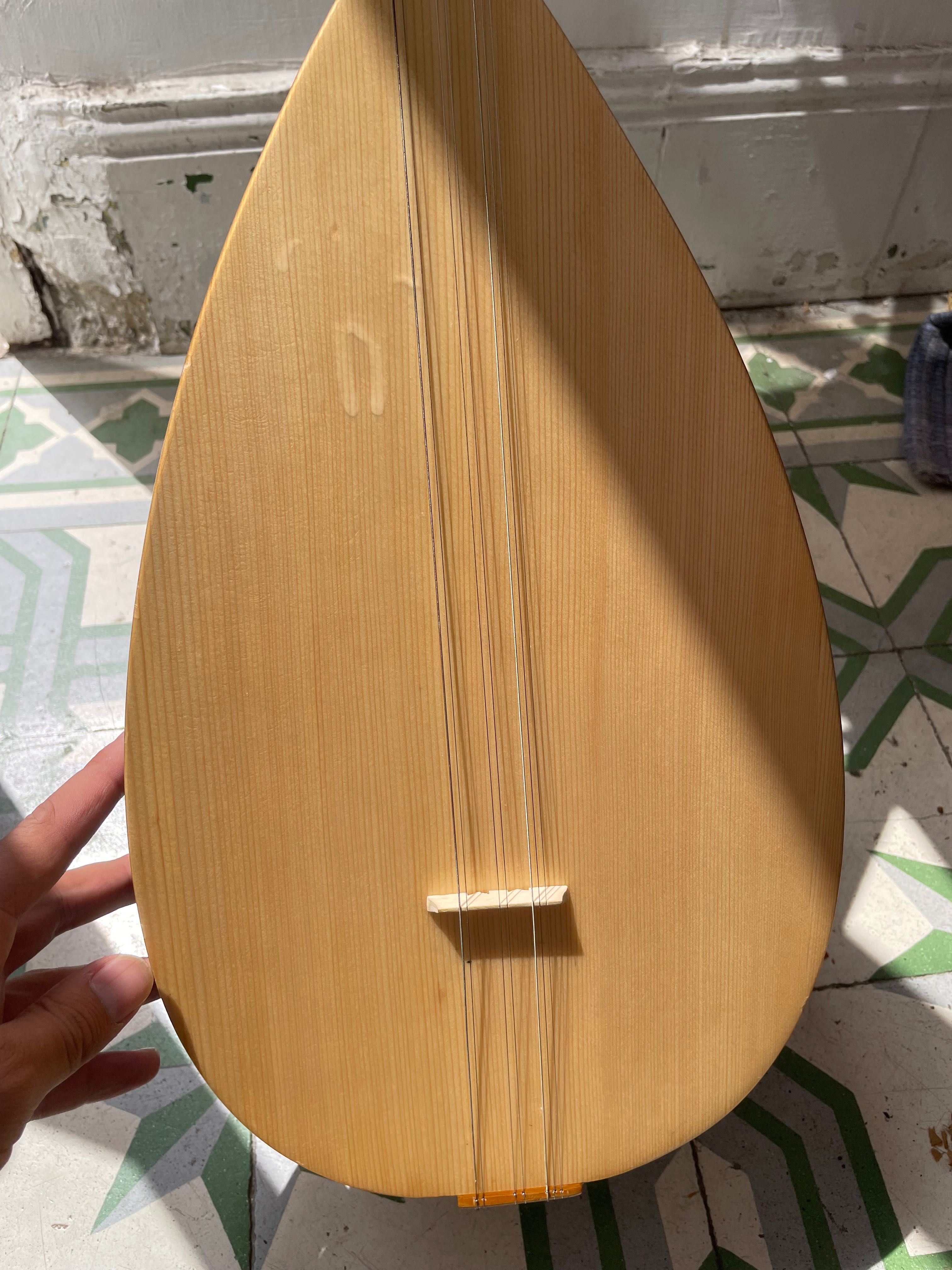 Saz / Baglama turco, eletrico