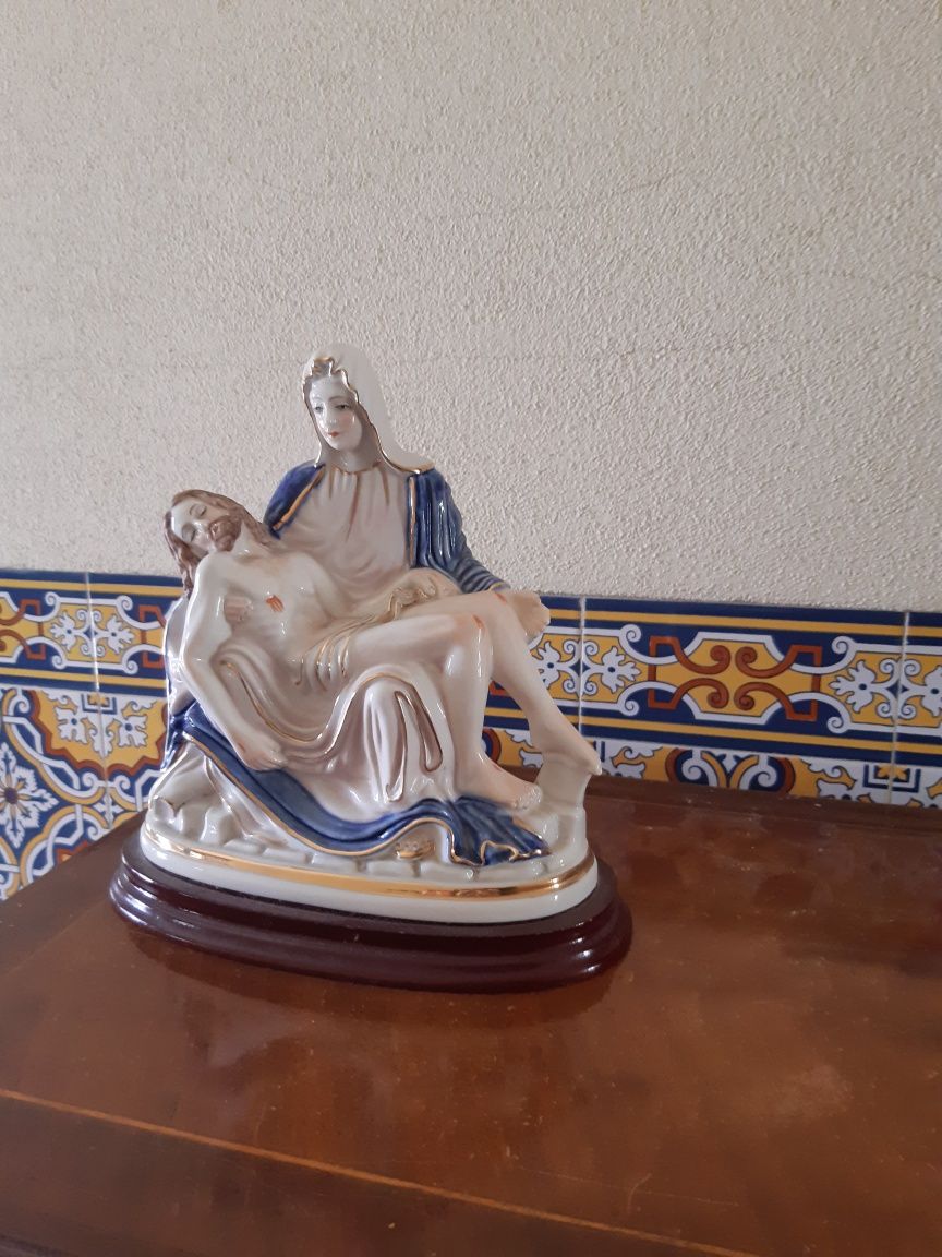 Estatueta religiosa