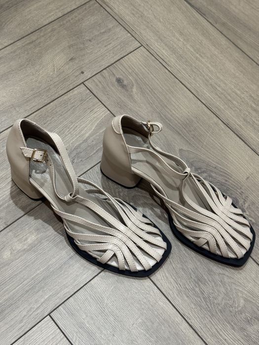 Босоніжки пудровий колір