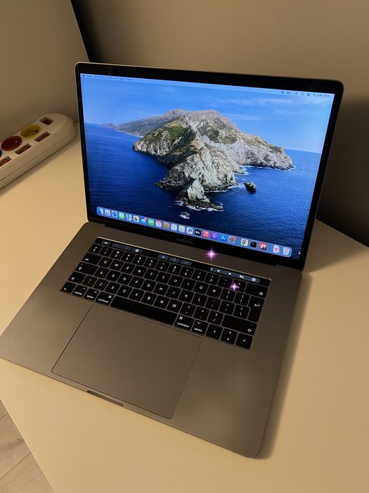 Macbook Pro 15” i7 (Touchbar) 2017