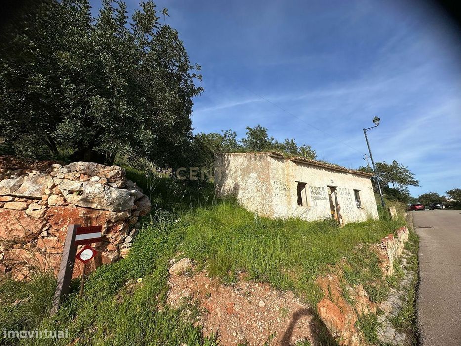 Terreno com ruína em Alte, Loulé