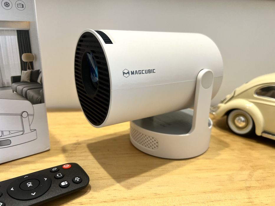 Projetor HY300 Pro+ – Compacto e Versátil Novo