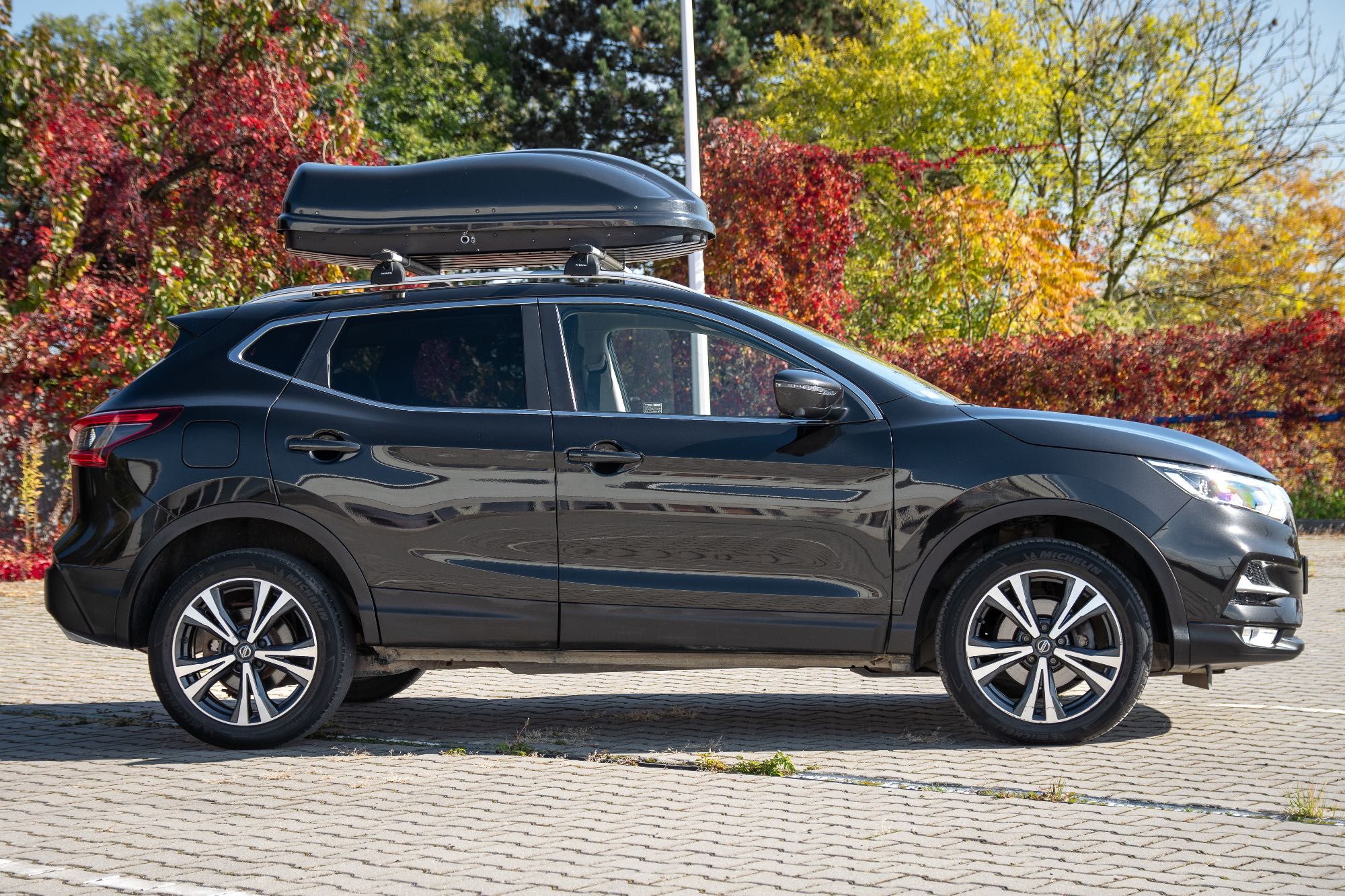 Relingi dachowe bagażnik dachowy komplet NISSAN dach czarny ORYGINAŁ