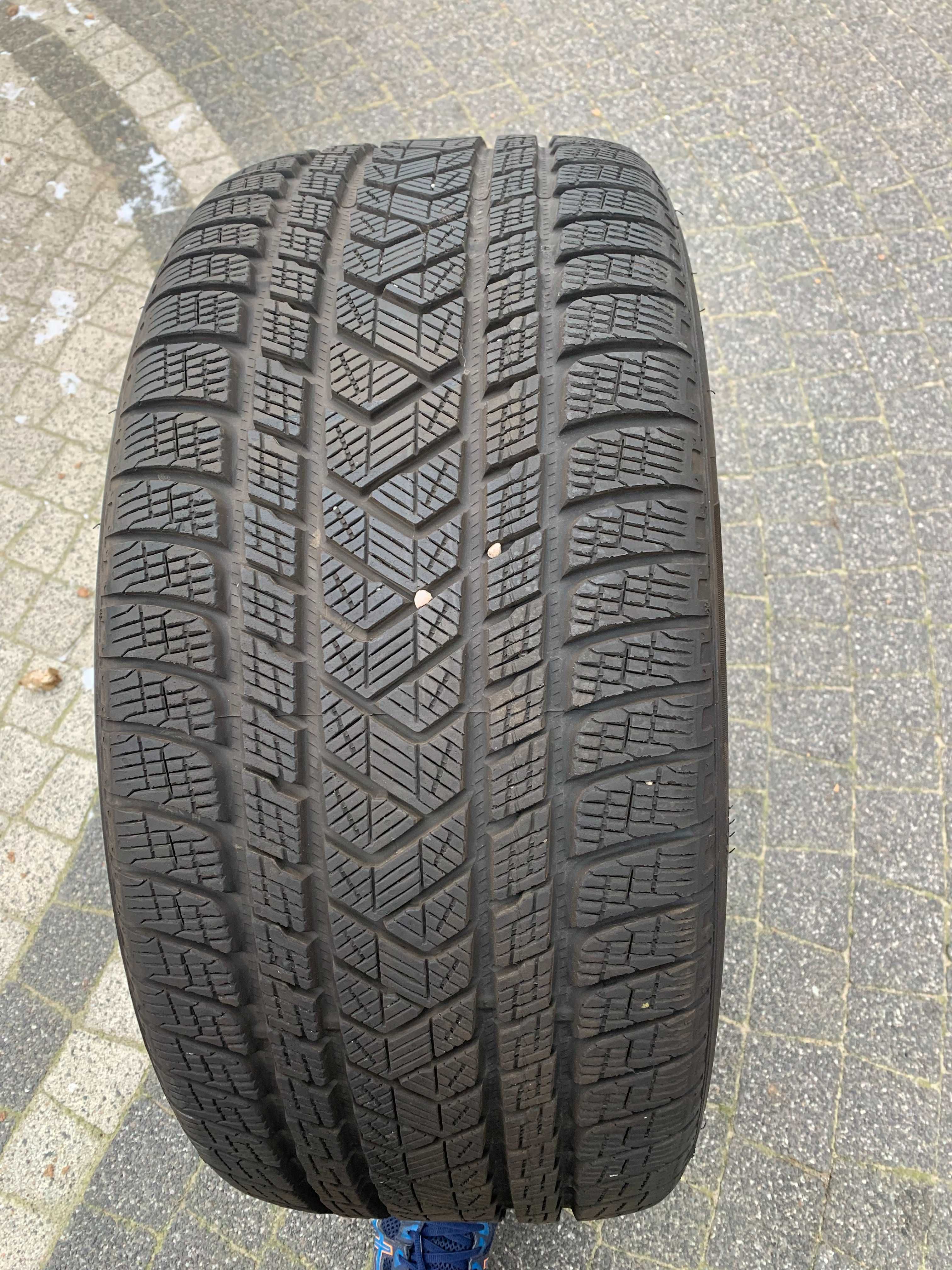 Komplet Pirelli Scorpion Winter RF 275/40 R20 106 V i 315/35 R20 110 V