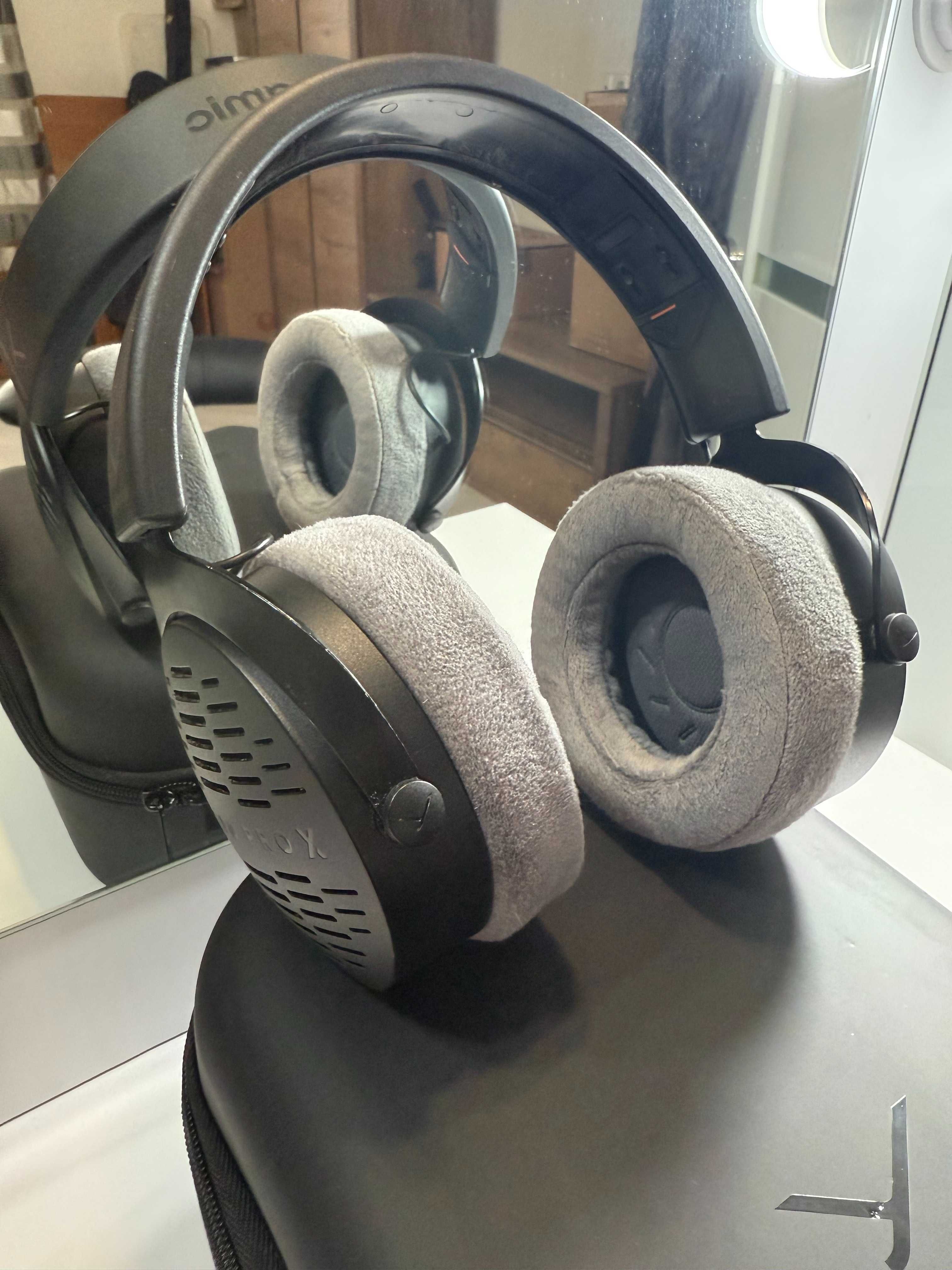 Beyerdynamic DT 900 Pro X + жесткий кейс c новыми амбушюрами в подарок