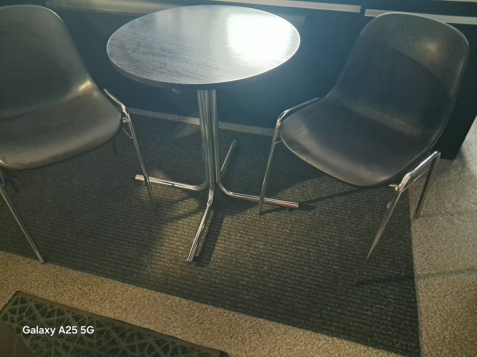 Kpl.kawowy  -  stolik+2 krzesełka