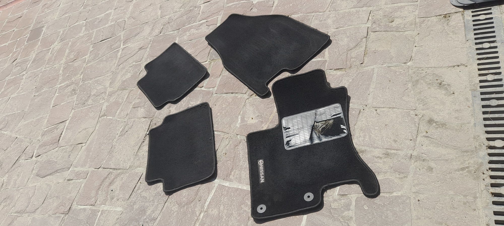Коврики в салон для Nissan Qashqai J10 2006 - 2014. ОРИГІНАЛЬНІ.Поліки