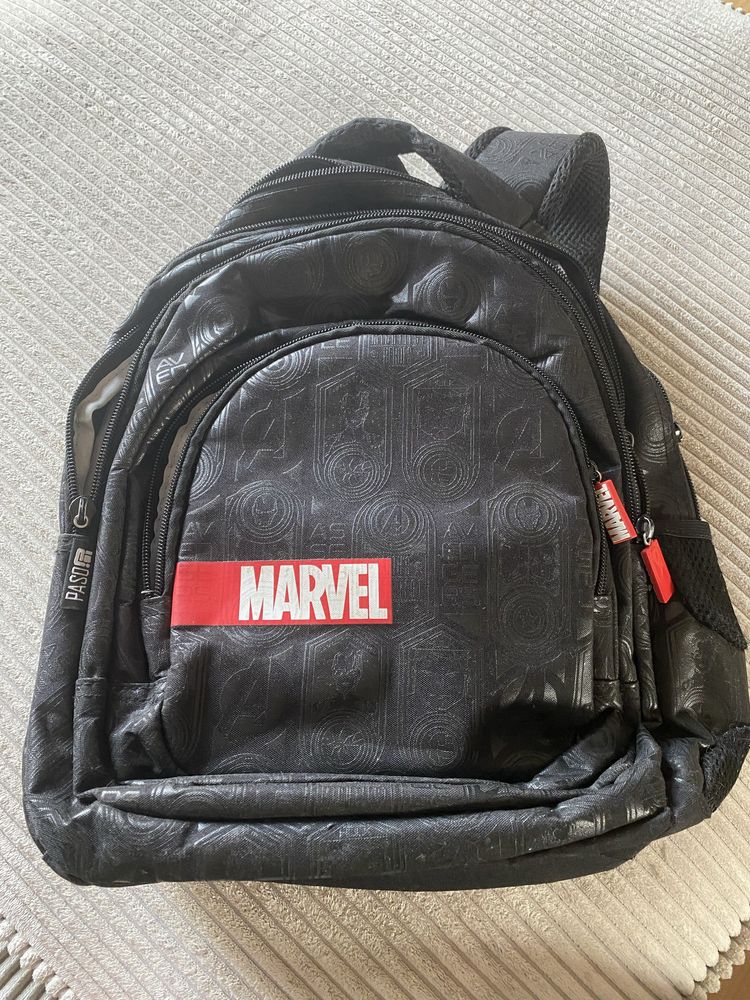 Plecak  Marvel w kolorze czarnym
