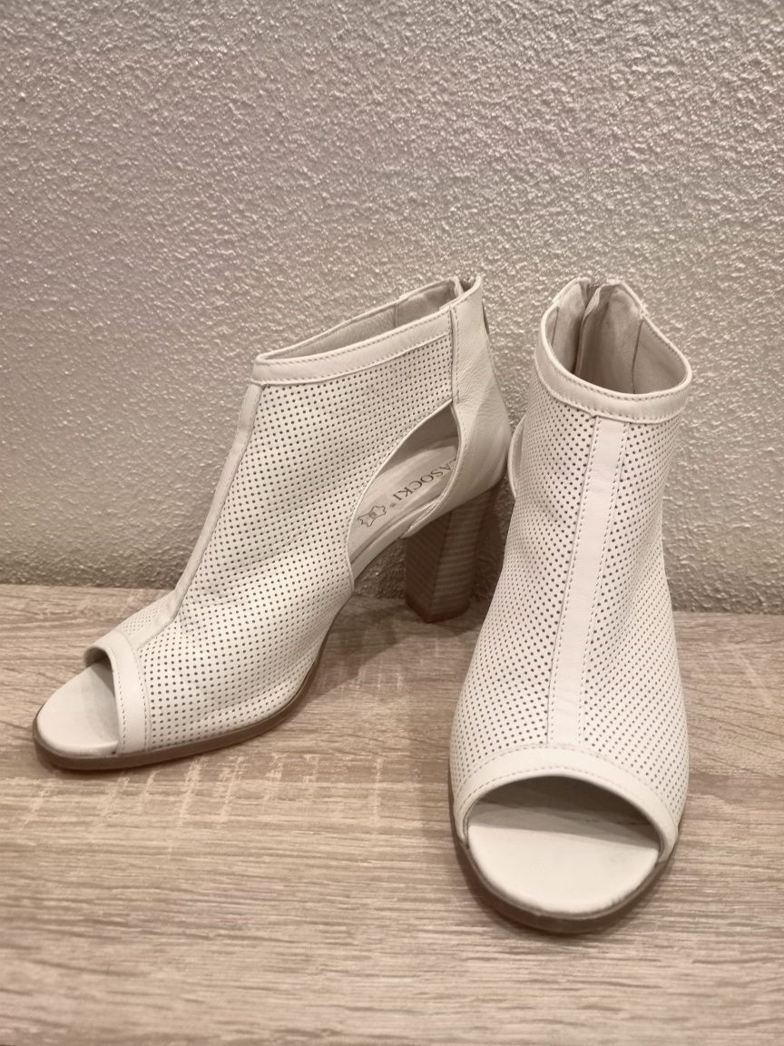 Buty Botki Sandały z cholewką Lasocki rozmiar 39