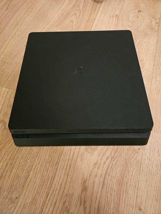 Playstation 4 Slim 1TB 2x Pady Call of Duty stacja do ładowania padów