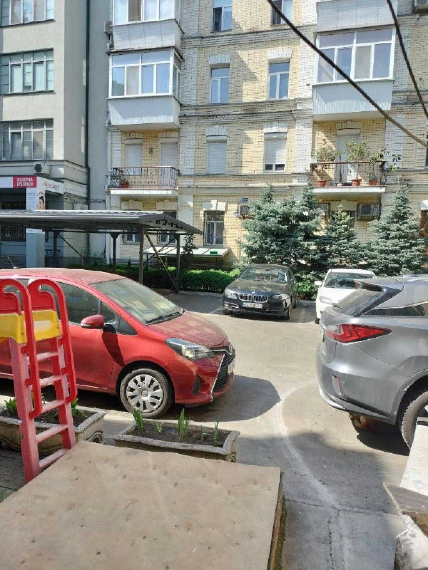без% Оренда приміщення 200м2 Поділ. ст.метро Контрактова площа. Фасад
