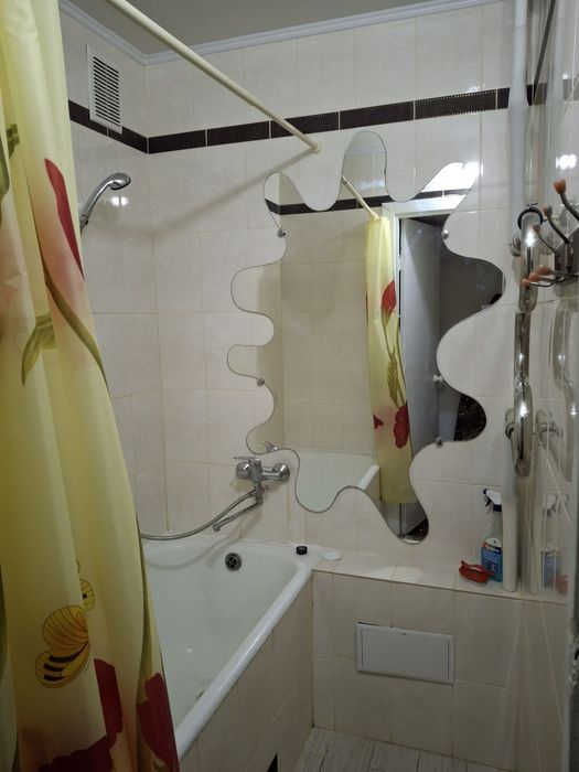 Продажа2ком.квартирыВиноградарь подол.р-н.пр.Свободы28