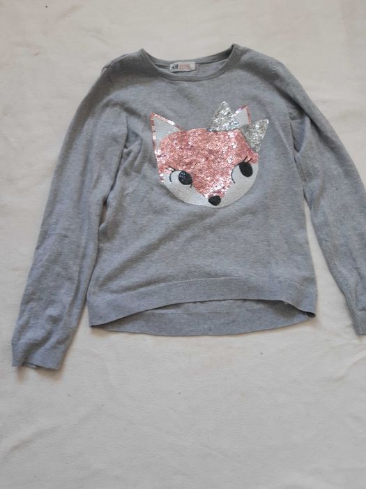 H&M Dzianinowy sweterek z cekinowym lisem szara cekiny r.134-140.