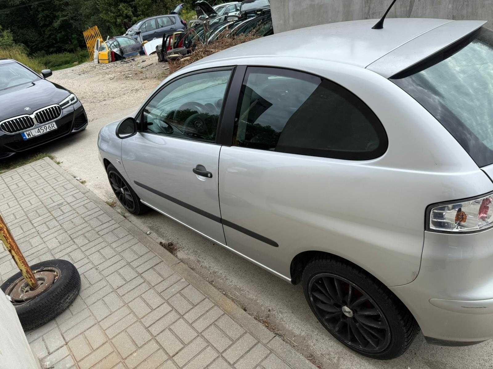 Na części drzwi/maska/tylna klapa/fotele Seat ibiza 3 III 6l ls7n