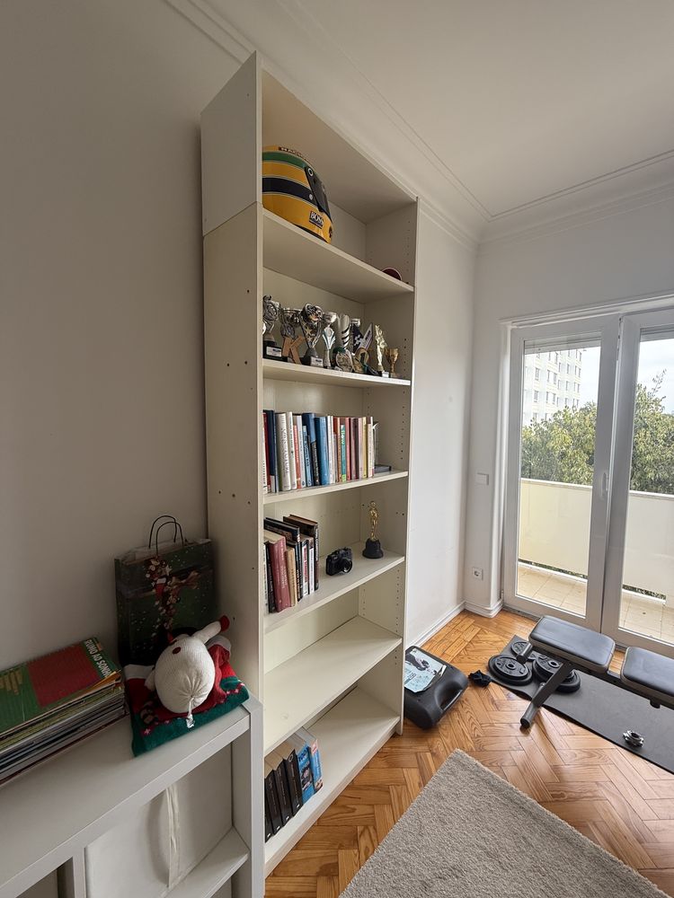 Estante de Livros Linda - IKEA