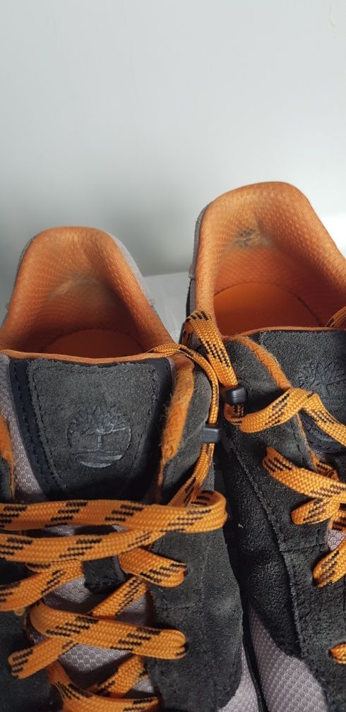 Продам кроссовки Timberland