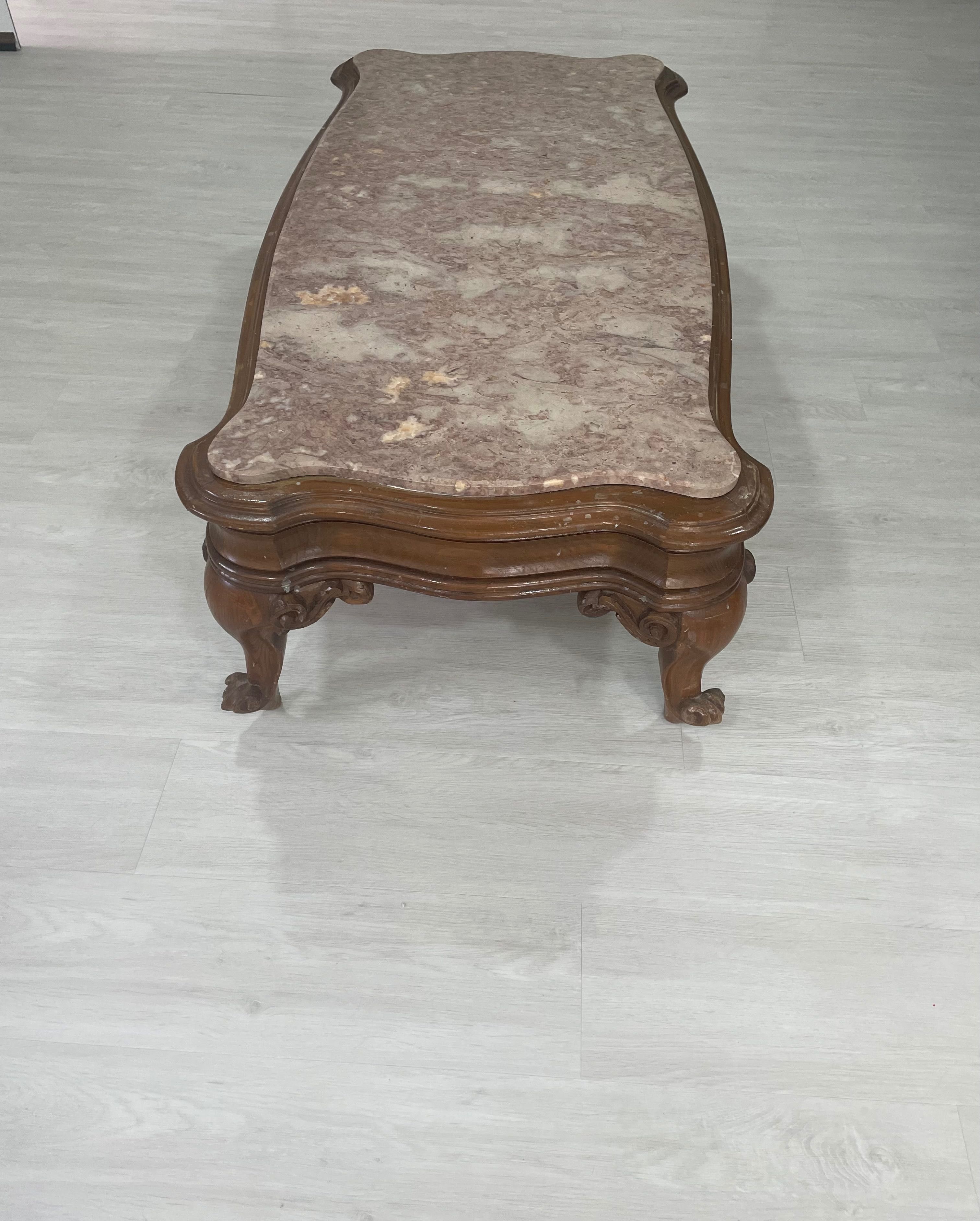 Mesa de mesa de madeira e mármore