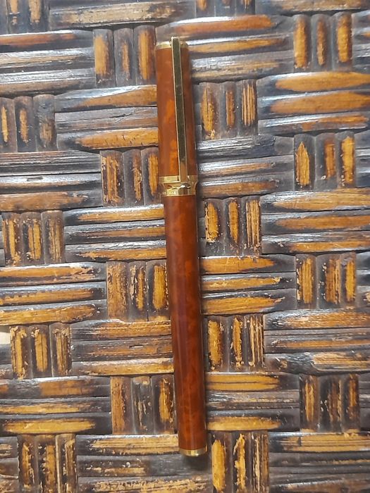 Caneta tinteiro Dupont Monteparnasse laca castanha