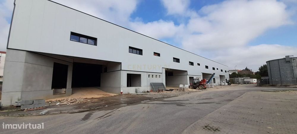 Armazém situado num condomínio fechado em Arruda dos Vinhos