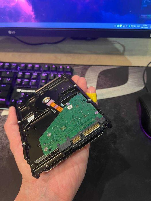 Жесткий диск 3.5" 2TB Seagate Barracuda (ST2000DM008)