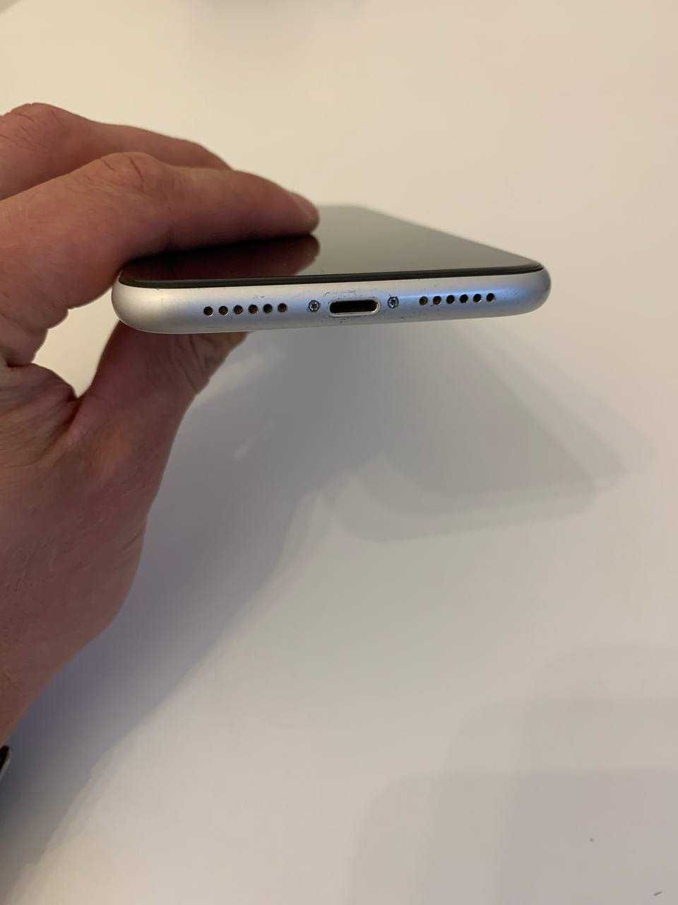 iPhone XR 64GB R-SIM bardzo dobry stan