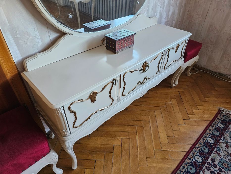 Sprzedam komplet białych mebli sypialnianych – Swarzędz