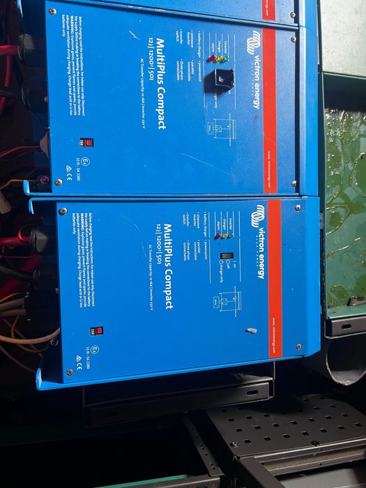 Інвектор перетворювач струму гібрид  Victron Energy