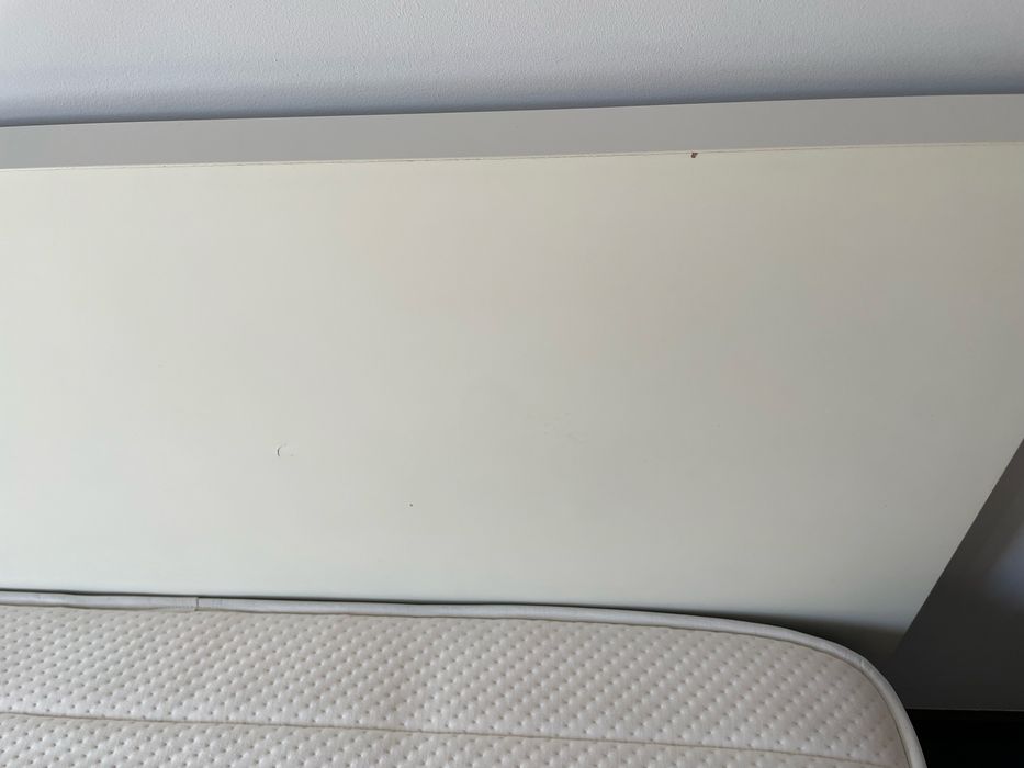 Cama + colchão + estante