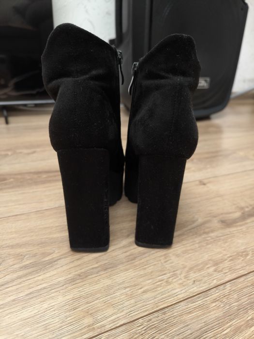 Ботильйони замшеві