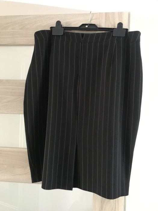 Жіноча спідничка