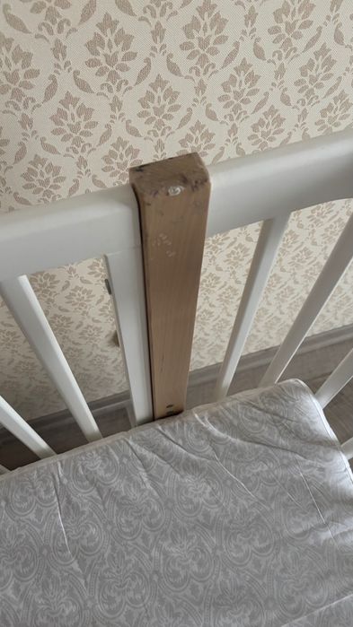 Дитяче ліжечко з маятниковим механізмом Міа Кузя