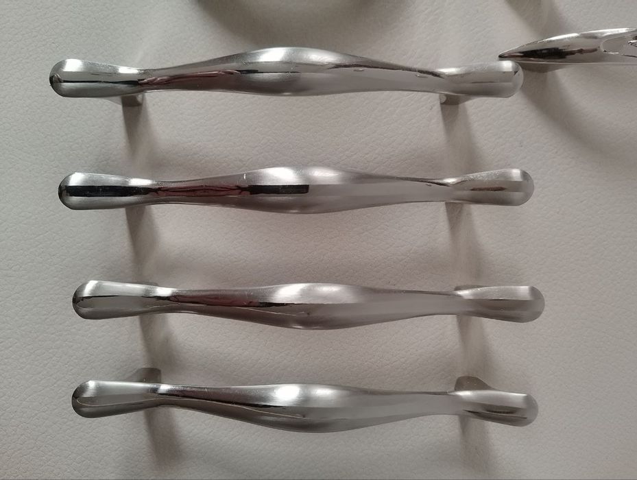 Мебельные ручки в ассортименте