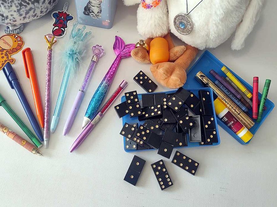 Коробка различных игрушек. Б\у.